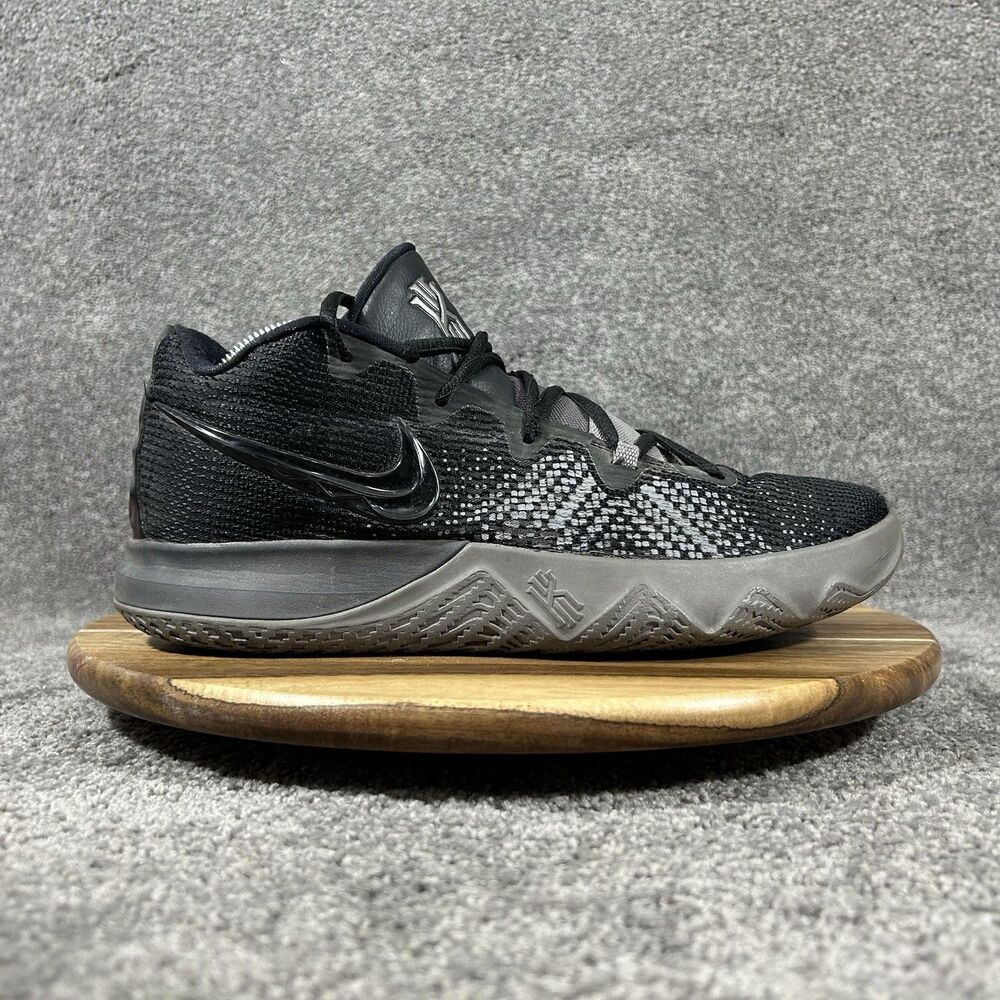 Nike Kyrie Flytrap AA7071-011 Men's Size 10 Gunsmoke Black Basketball Shoes Used